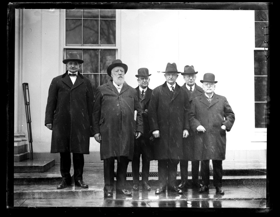 Group at White House, Washington, D.C. LCCN2016891049