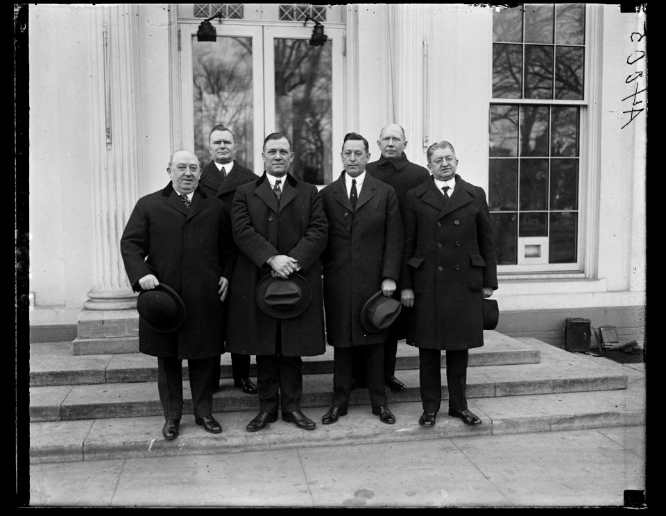 Group at White House, Washington, D.C. LCCN2016891185