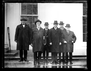 Group at White House, Washington, D.C. LCCN2016891049 photo