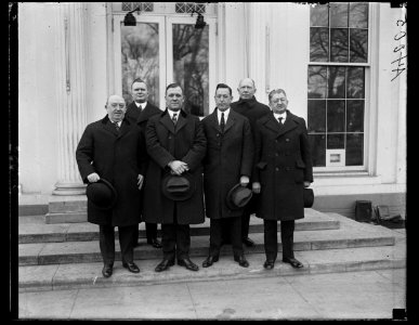 Group at White House, Washington, D.C. LCCN2016891185 photo