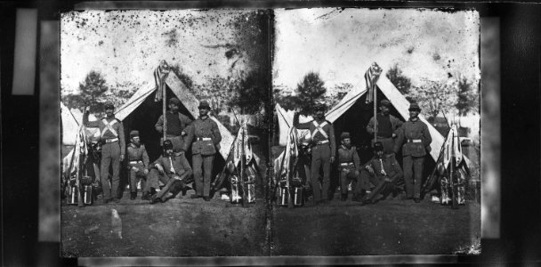 Group of 7th Infantry - NARA - 529795