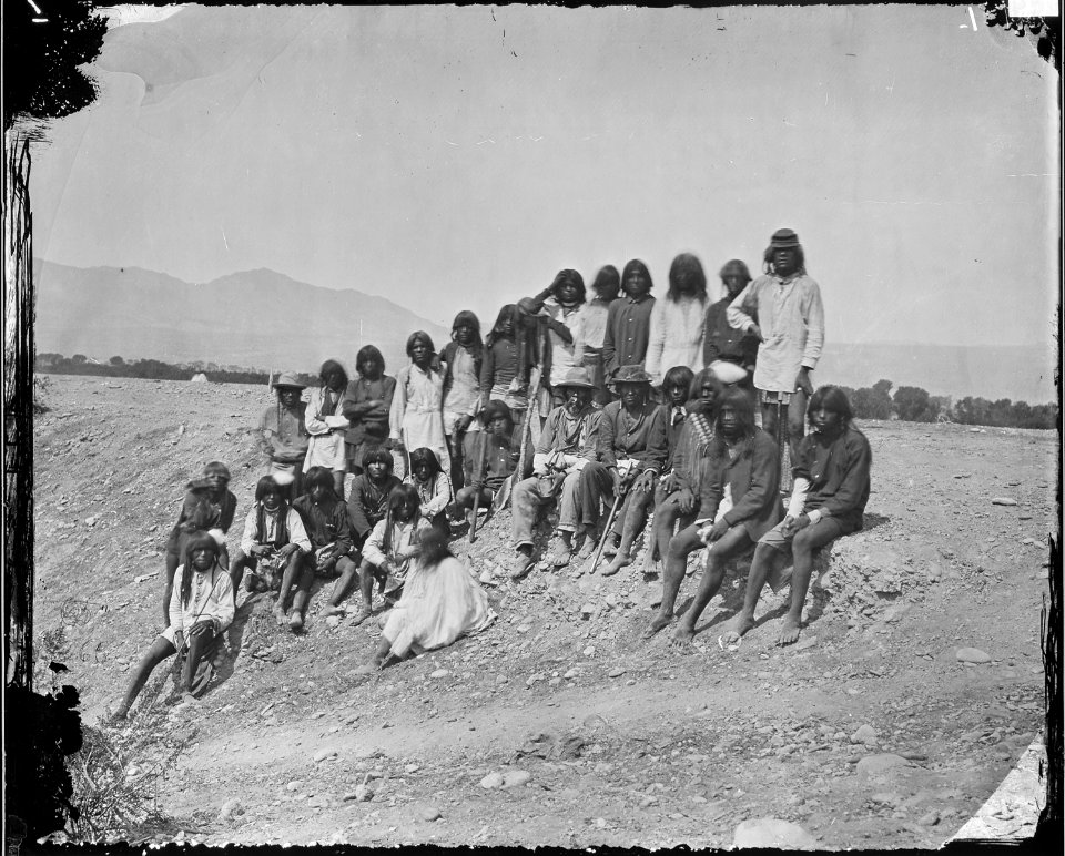 GROUP OF MOHAVE INDIANS - NARA - 524105