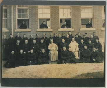 Group of Oxford and Cambridge Athletic team in running costume (HS85-10-12414) original