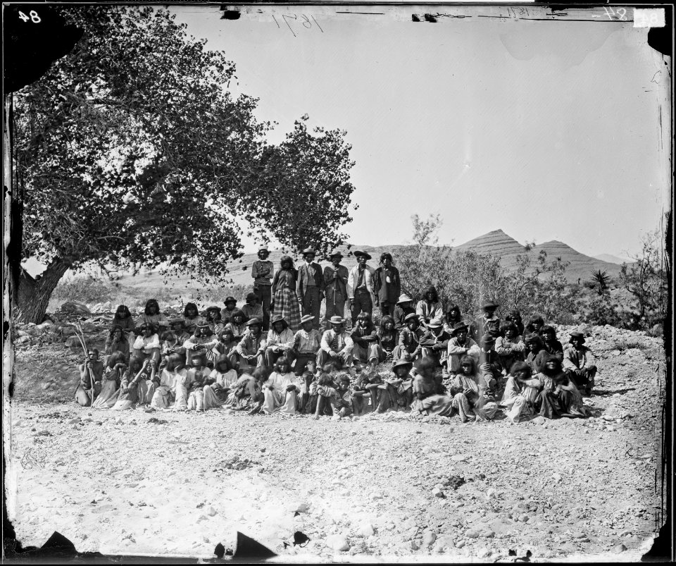 GROUP OF PAH-UTE INDIANS, NEVADA, COTTONWOOD SPRINGS - NARA - 524187