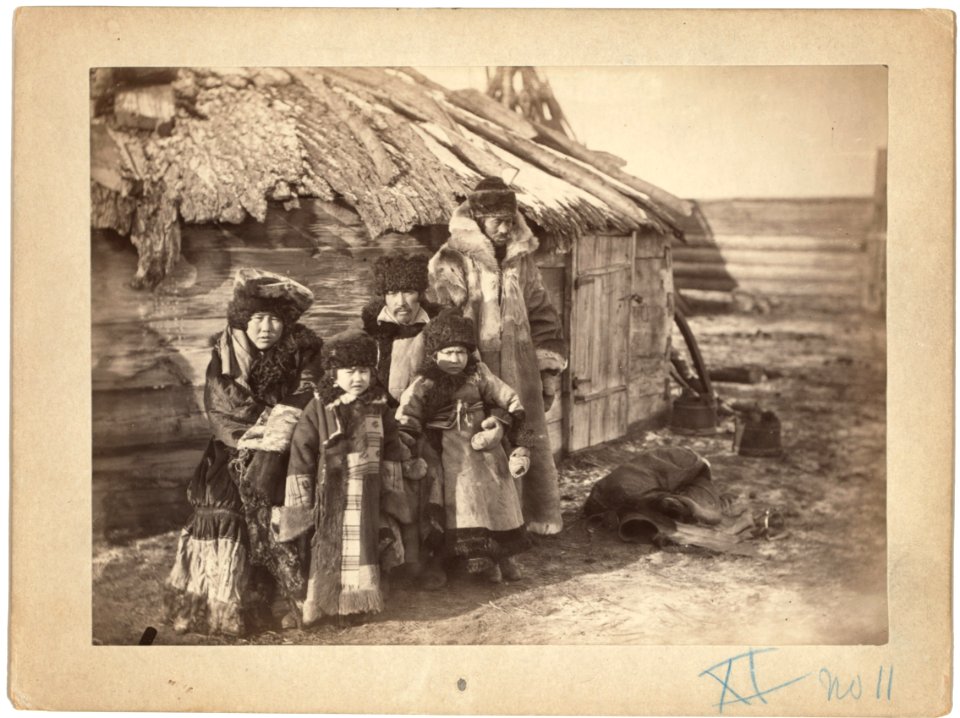 Group of Tartars (i.e., Tatars) at small village near Minisinsk (i.e, Minusinsk) LCCN99615497