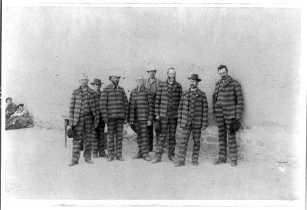 Group of polygamists in the Utah Penitentiary LCCN2002709525