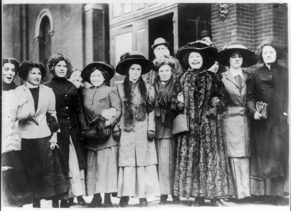 Group of striking women - shirtwaist workers. NYC. 1909 LCCN2007682973