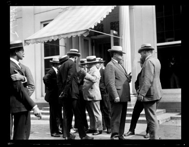 Group outside White House; includes James J. Davis, center. Washington, D.C. LCCN2016891515