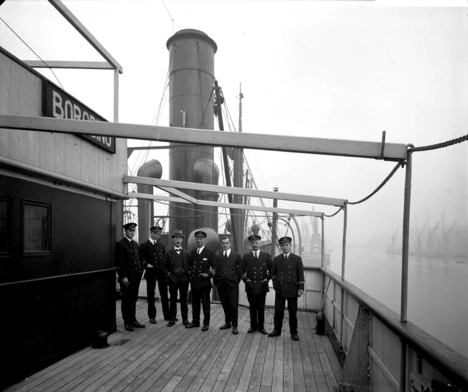 Group portrait on the 'Borodino' (1911) RMG G11019