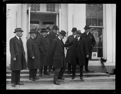 Group, including Andrew W. Mellon, James J. Davis, Albert Fall, Calvin Coolidge, Herbert Hoover, and William Harrison Hayes. White House, Washington, D.C. LCCN2016891283 photo