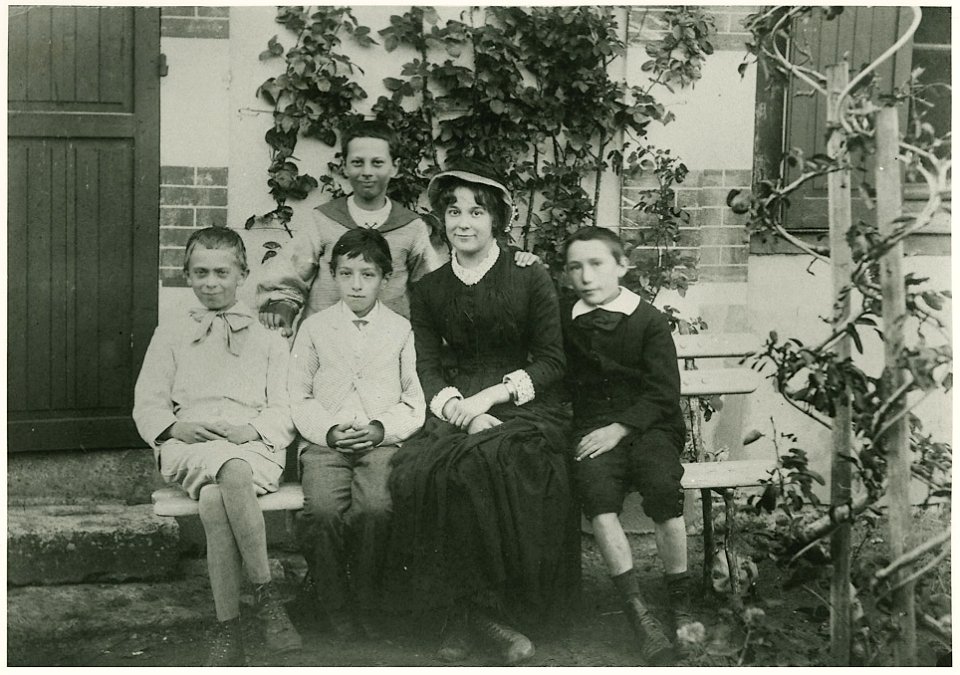 Groupe avec André Gide vers 1880
