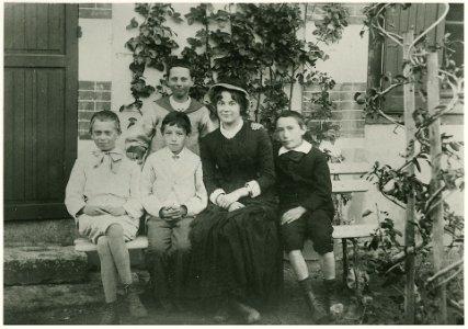 Groupe avec André Gide vers 1880