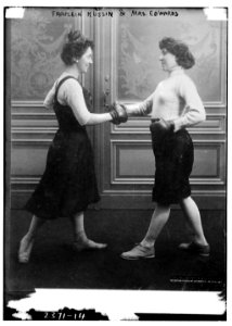 Fraulein Kussin & Mrs. Edwards LCCN2014690163