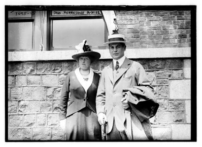Fred Herreshoff and wife LCCN2014696231