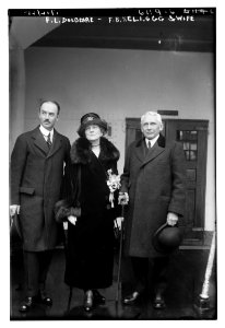 Fred L. Dolbeare, F.B. Kellogg & wife LCCN2014716804