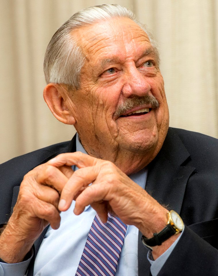 Fred R. Harris 2018 (cropped)