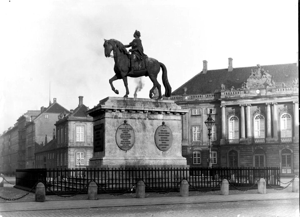 Frederick V (Frederik Riise)