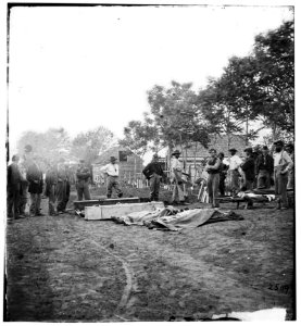 Fredericksburg, Va. Burial of Unoin soldiers LOC cwpb.01846
