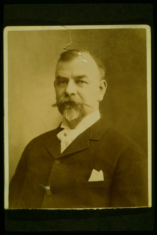 Frederick G. Bourne, head-and-shoulders portrait, facing slightly left LCCN2002706905