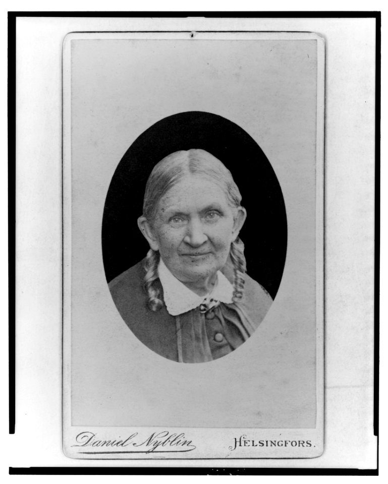 Fredrika Runeberg, Finnish novelist-poet, head-and-shoulders portrait, facing front) - Daniel Nyblin LCCN2004679854