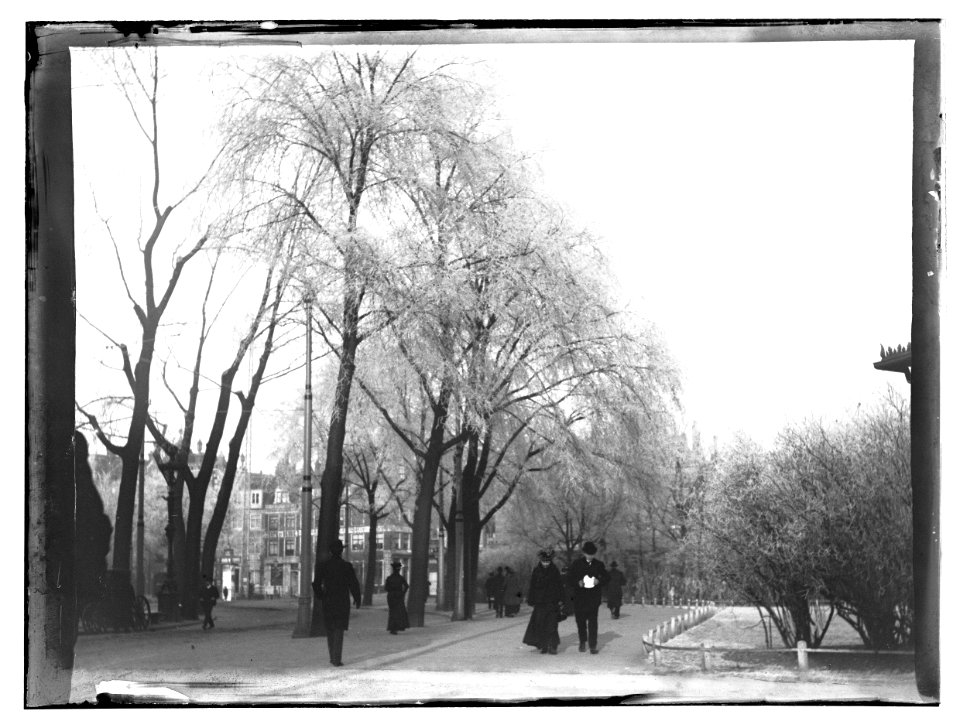 Frederiksplein gezien naar ingang Utrechtsestraat, Wintergezicht, 1904 (max res)