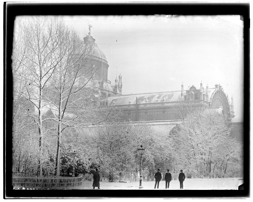 Frederiksplein, Paleis voor Volksvlijt in wintertooi, 1891 (max res)