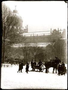 Frederiksplein, Paleis voor Volksvlijt in wintertooi, arreslee, 1891 (max res) photo
