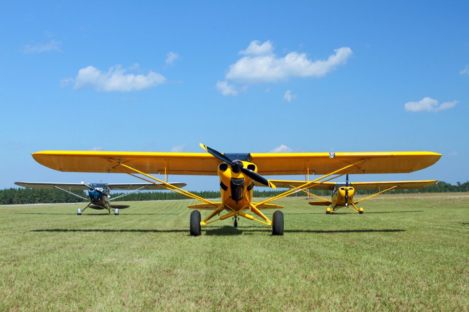 Super cub grass strip aeroplane