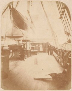 Fregat Prins Maurits, Het dek (bakboordzijde) gezien naar het achterdek en de campagne (max res) photo