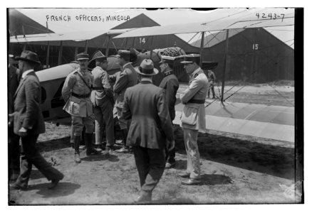French (Army aviators) at Mineola LCCN2014704861 photo