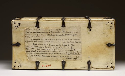 French - Casket with Scenes of Romances - Walters 71264 - Bottom