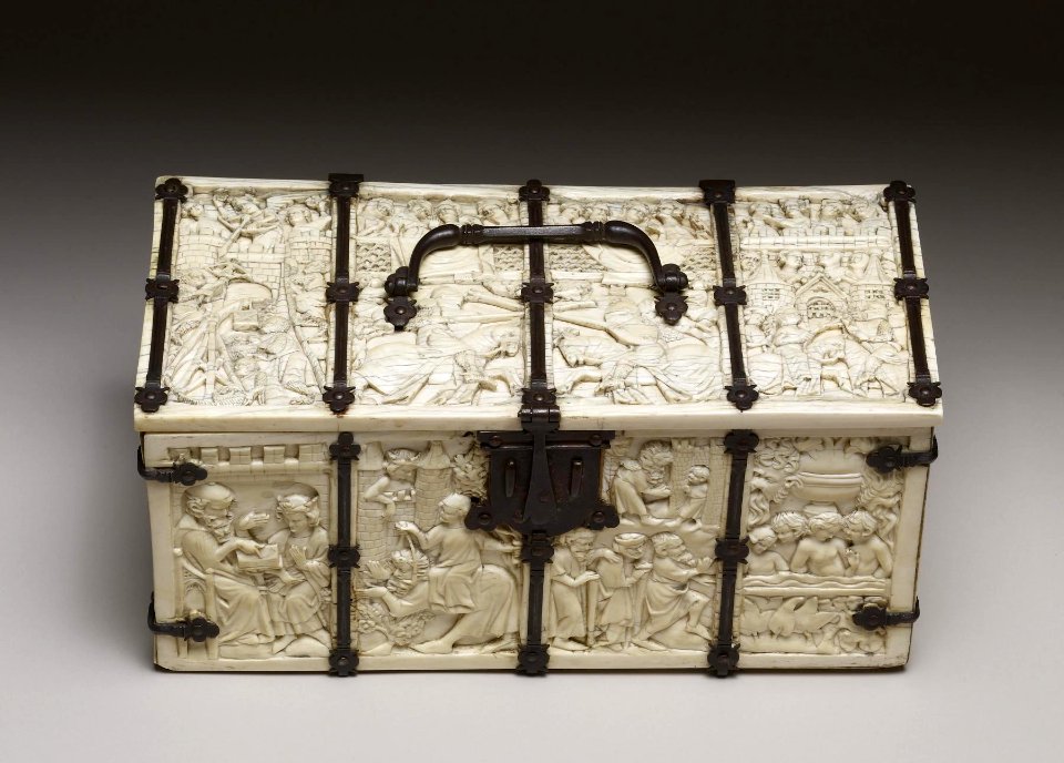 French - Casket with Scenes of Romances - Walters 71264 - Top Front