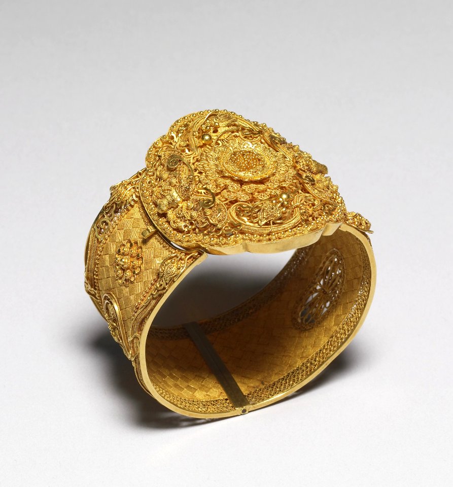French - Cannetille Ware Bracelet - Walters 572332 - Three Quarter