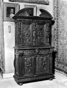 French - Cabinet - Walters 6527