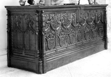 French - Chest - Walters 653 - Three Quarter