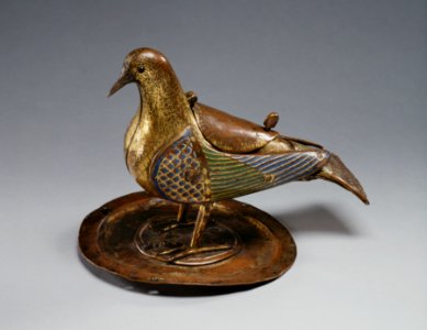 French - Eucharistic Dove - Walters 4477 - Profile