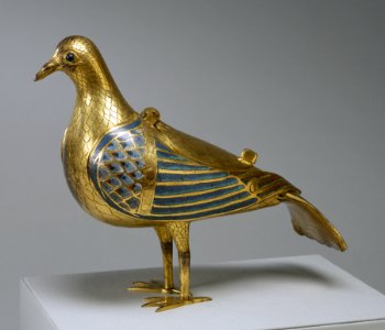 French - Eucharistic Dove - Walters 443 - Profile