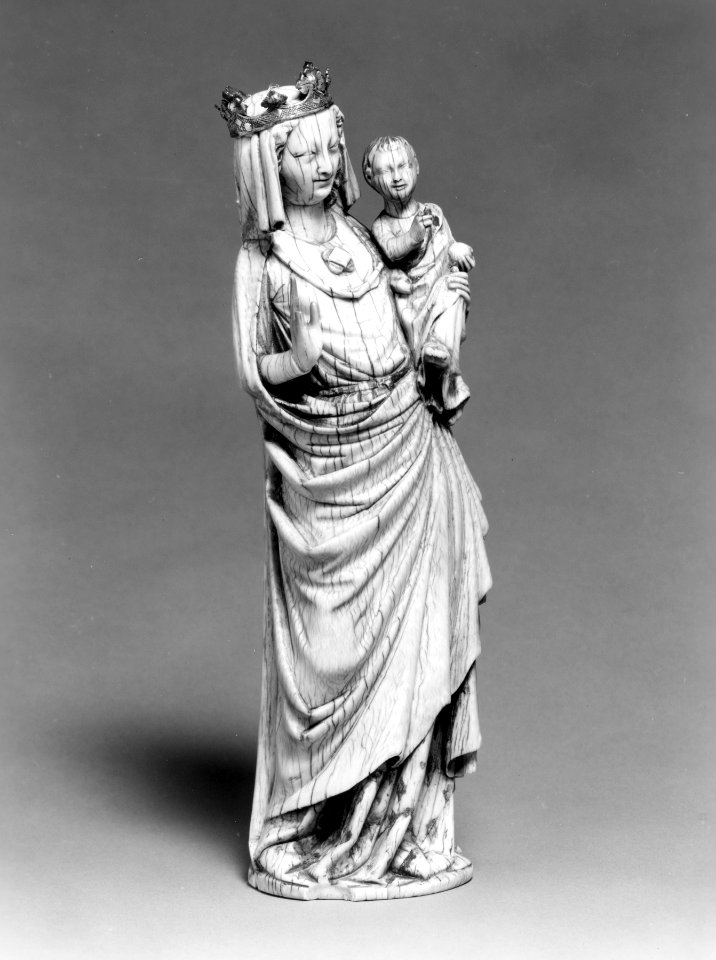 French - Virgin and Child - Walters 71240 - Three Quarter