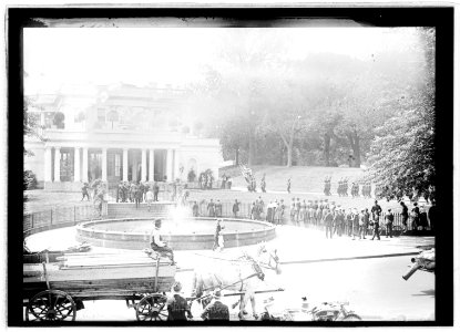 French Blue Devils, May 12, 1915 at White House, (Washington, D.C.) LCCN2016850952