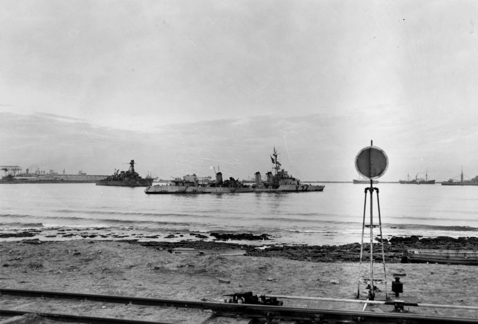 French destroyer Albatros and other ships at Casablanca in December 1942