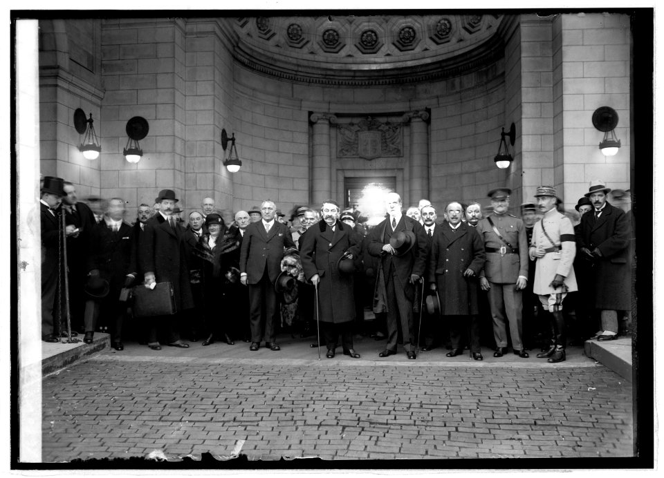 French delegation, 11-7-21 LCCN2016845824