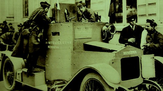 French mariners on a Belgian Minerva armoured motor-car, WWI, 1915 (22238873201)