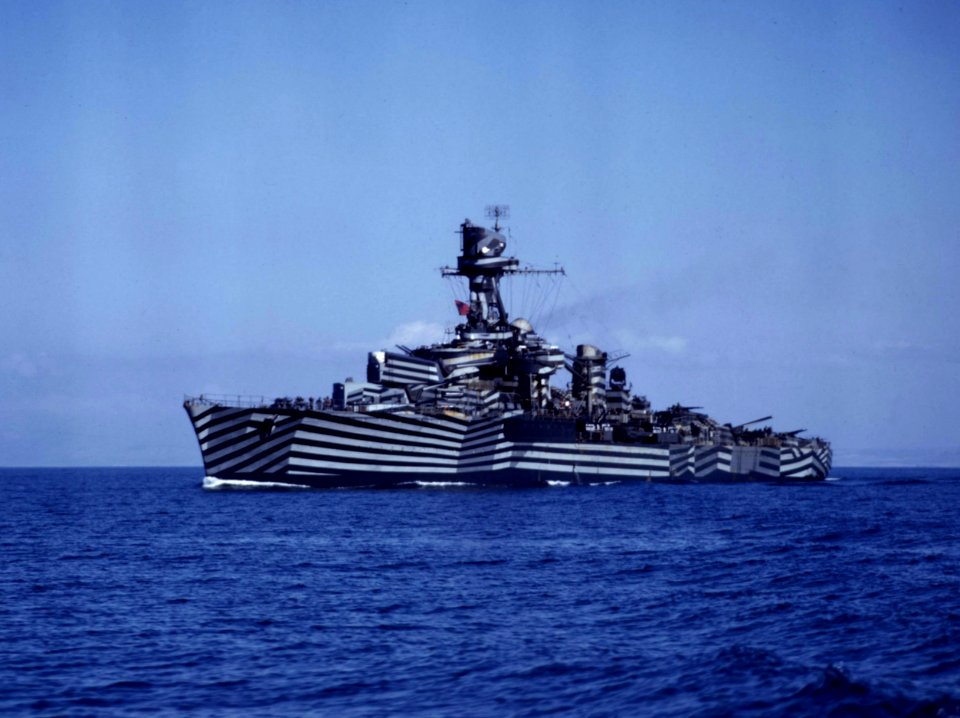 French cruiser Gloire underway, circa in early 1944 (80-G-K-1208)