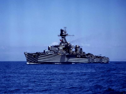 French cruiser Gloire underway, circa in early 1944 (80-G-K-1208)