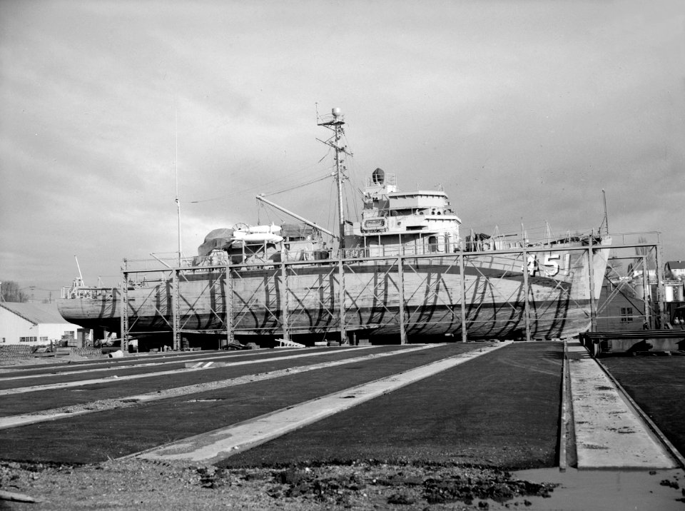 French minesweeper Bir Hakeim (M614) (MSO-451) under construction c1953