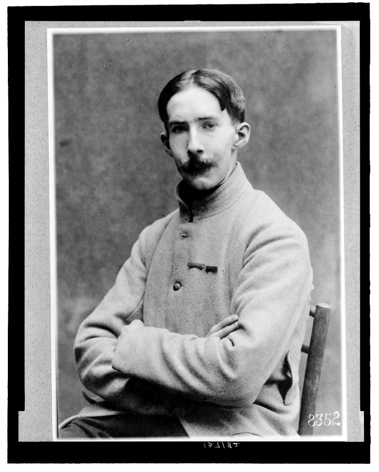 French mutilé fitted with a mask by Mrs. Anna Coleman Ladd, of the American Red Cross, thus making him able to appear in public unnoticed LCCN2007676086