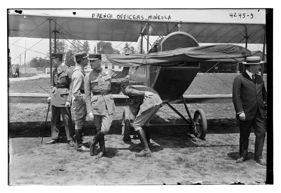 French officers, Mineola LCCN2014704888