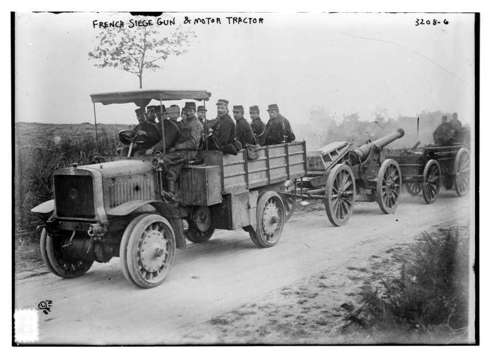 French Siege gun & motor tractor LCCN2014697183