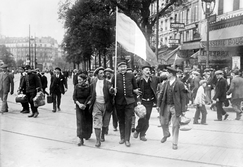 French Reservists going to R.R. station in Paris (LOC)