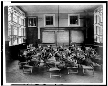 Fresh air class-Public School -51-Manhattan, N.Y. City-Rest hour LCCN98504828